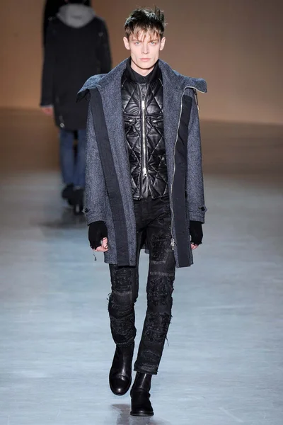 Look 11